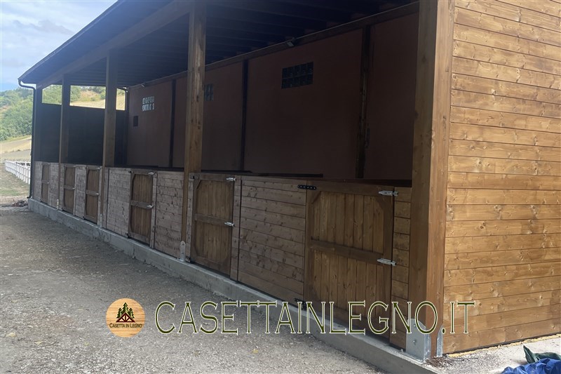 CASETTA IN LEGNO.IT BOX CAVALLI IN LEGNO SU MISURA